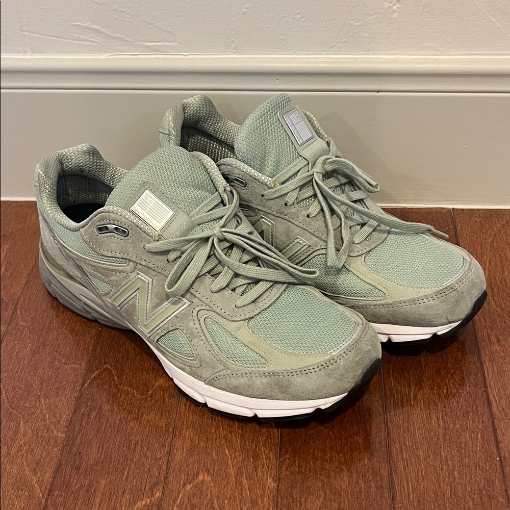 New Balance 990 Sneaker in Mint Green